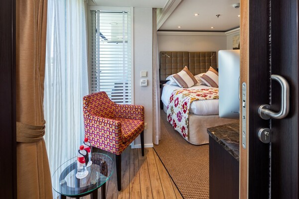 AmaWaterways AmaLea Accommodation Category BA 1.jpg